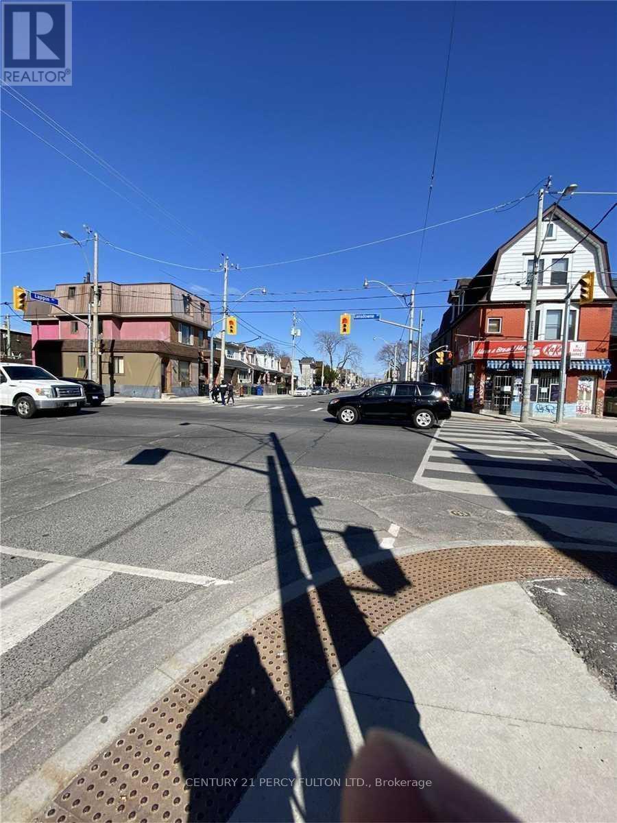 Bsmt - 746 Lansdowne Avenue, Toronto, Ontario  M6H 3Y8 - Photo 5 - W13555014