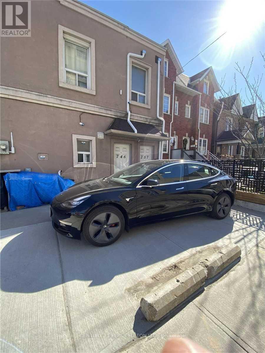 Bsmt - 746 Lansdowne Avenue, Toronto, Ontario  M6H 3Y8 - Photo 6 - W13555014
