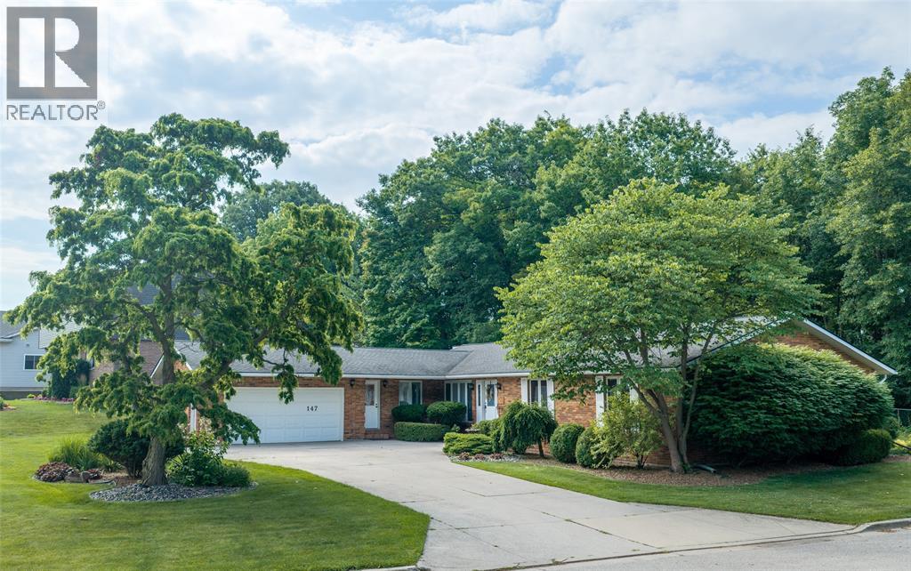 147 Fieldstone Avenue