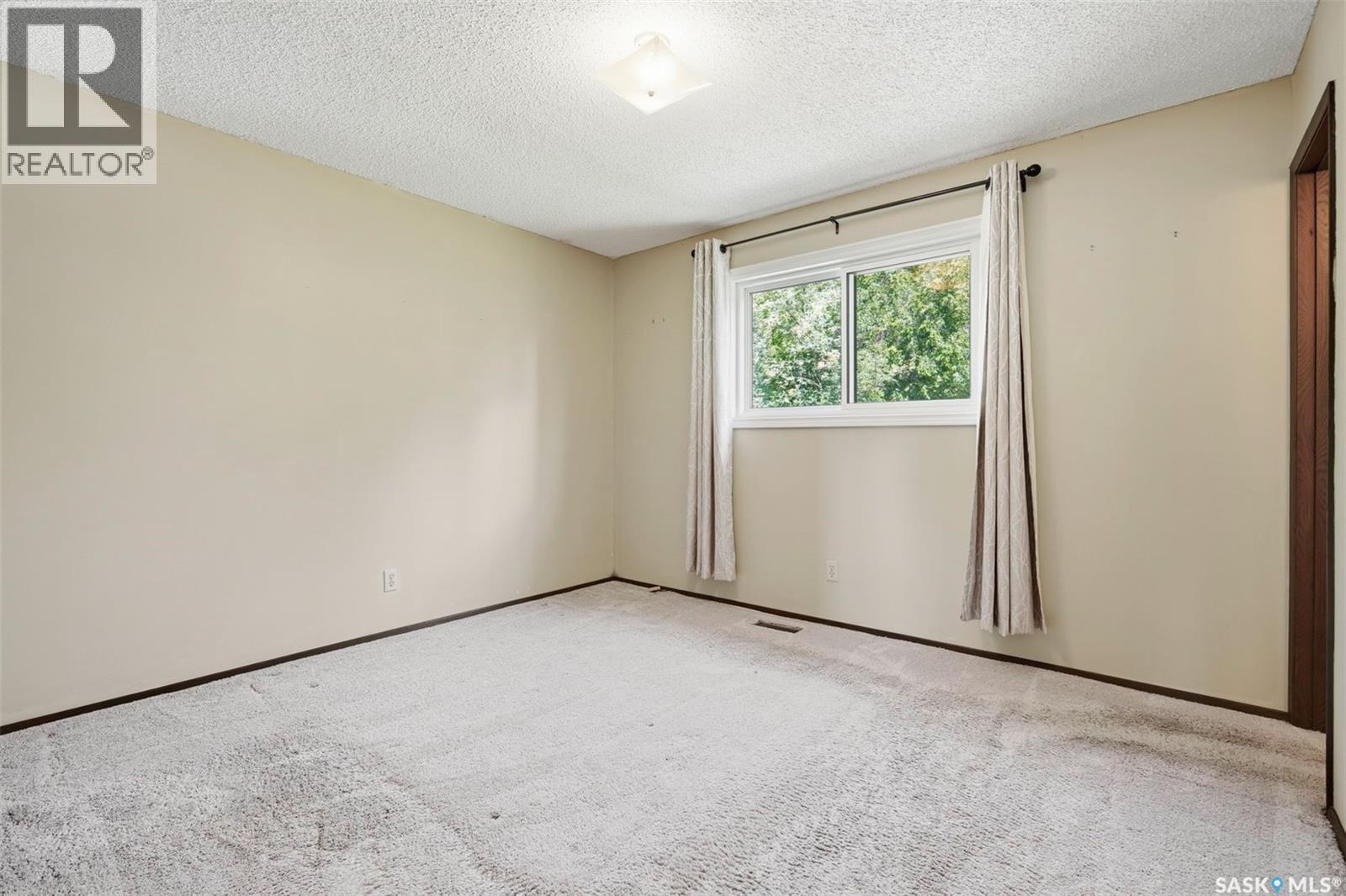 530 Wathaman Crescent, Saskatoon, Saskatchewan  S7K 4P9 - Photo 12 - SK042293