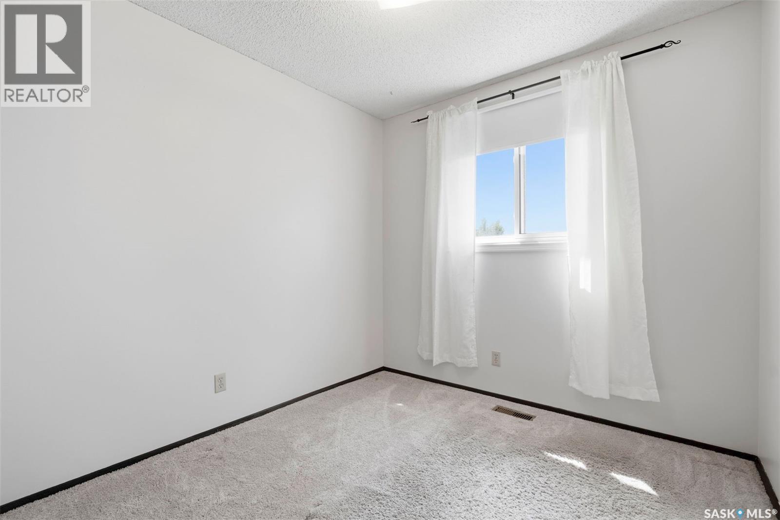 530 Wathaman Crescent, Saskatoon, Saskatchewan  S7K 4P9 - Photo 18 - SK042293