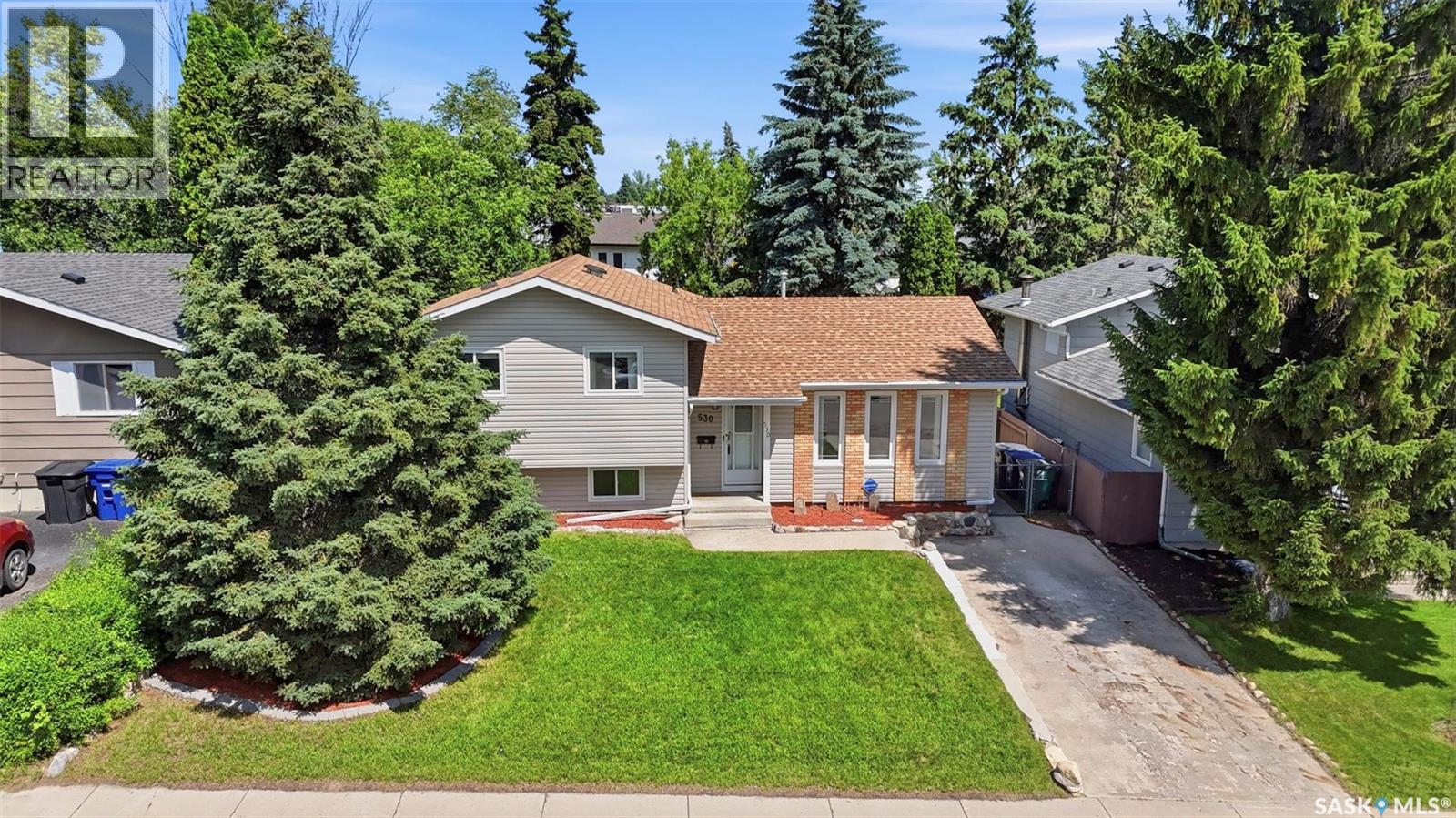 530 Wathaman Crescent, Saskatoon, Saskatchewan  S7K 4P9 - Photo 2 - SK042293