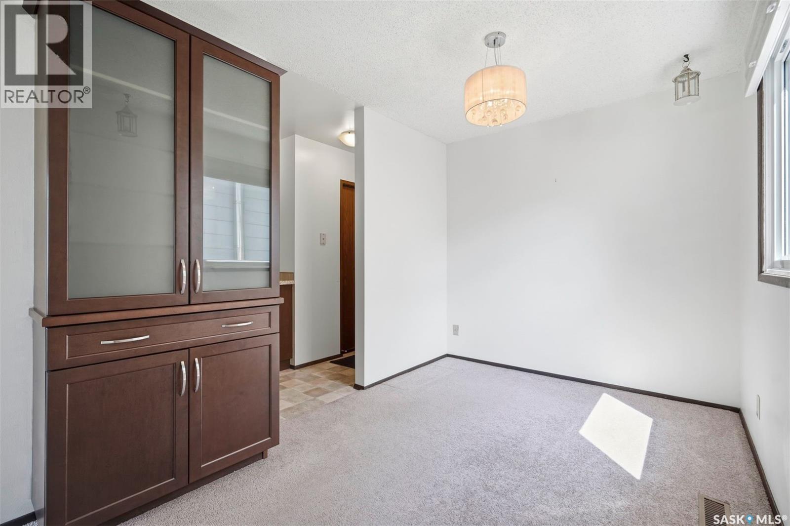 530 Wathaman Crescent, Saskatoon, Saskatchewan  S7K 4P9 - Photo 7 - SK042293