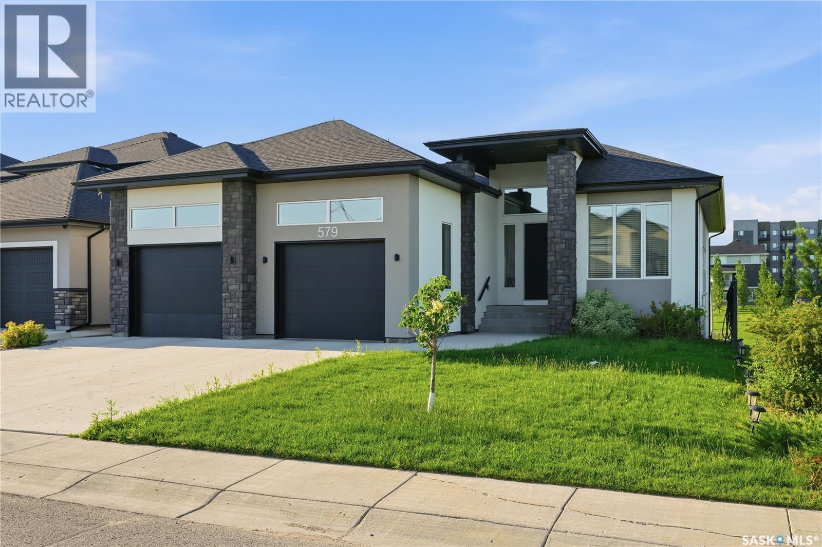 579 Boykowich Crescent, Saskatoon, Saskatchewan  S7W 0S5 - Photo 2 - SK042171