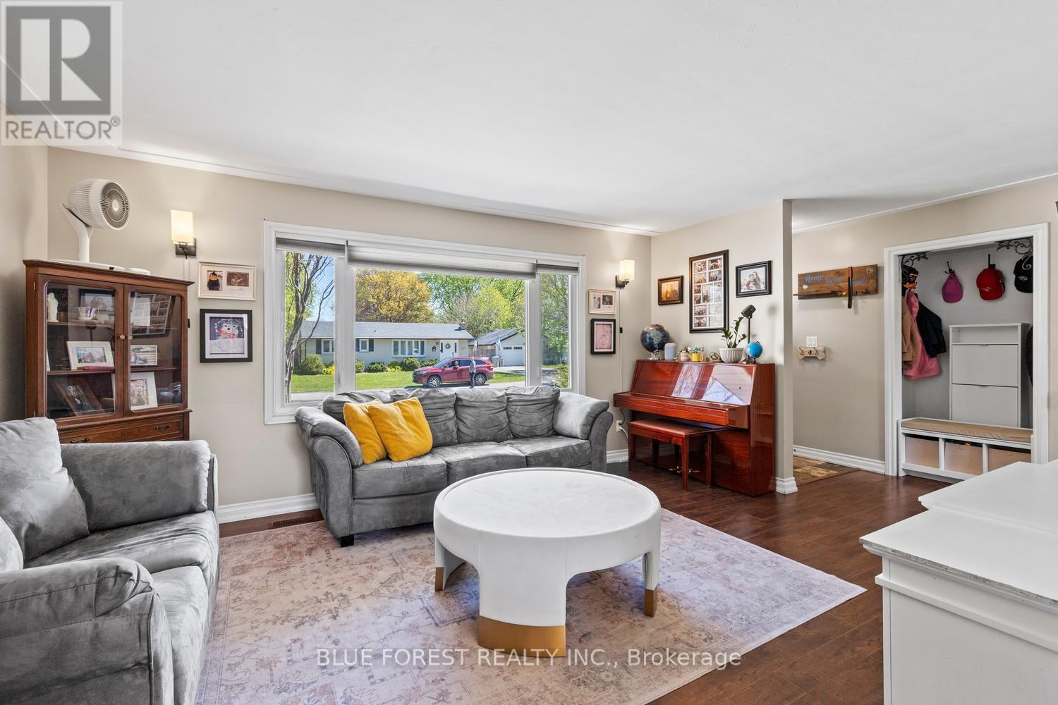 16 Dell Drive, Strathroy-Caradoc, Ontario  N7G 3N5 - Photo 11 - X13555144