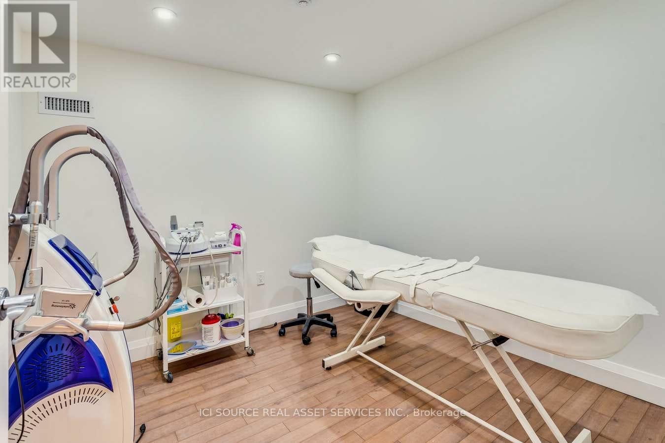 Lower Level - 823a Bloor Street W, Toronto, Ontario  M6G 1M1 - Photo 9 - C13555134
