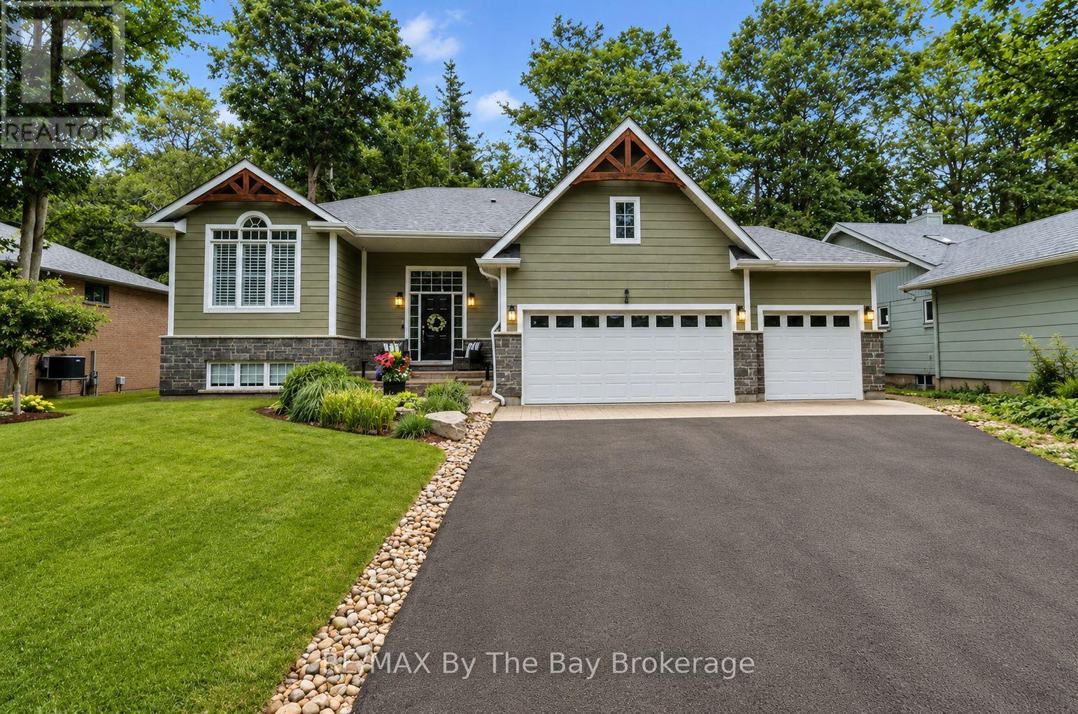 7 DOWNER CRESCENT, Wasaga Beach