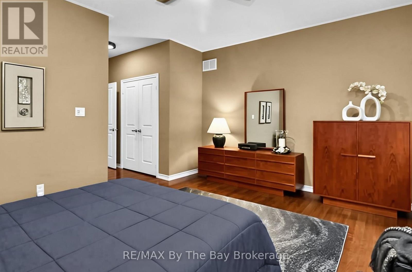 7 Downer Crescent, Wasaga Beach, Ontario  L9Z 1C2 - Photo 29 - S13555128