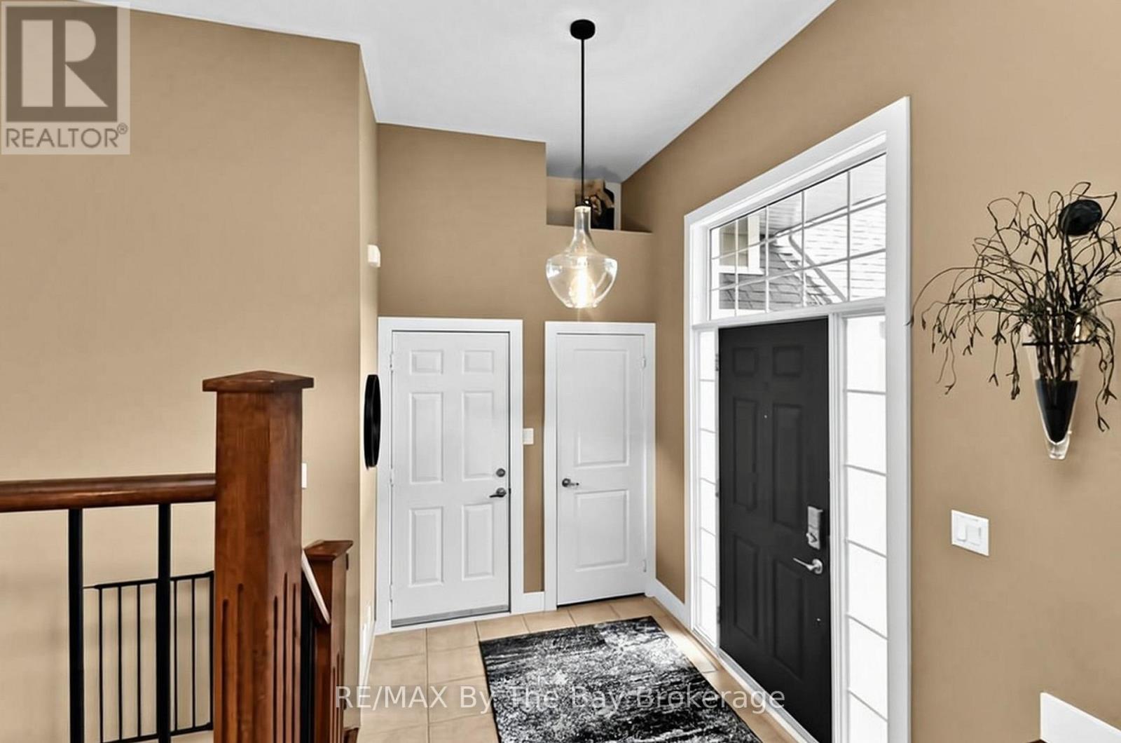 7 Downer Crescent, Wasaga Beach, Ontario  L9Z 1C2 - Photo 9 - S13555128