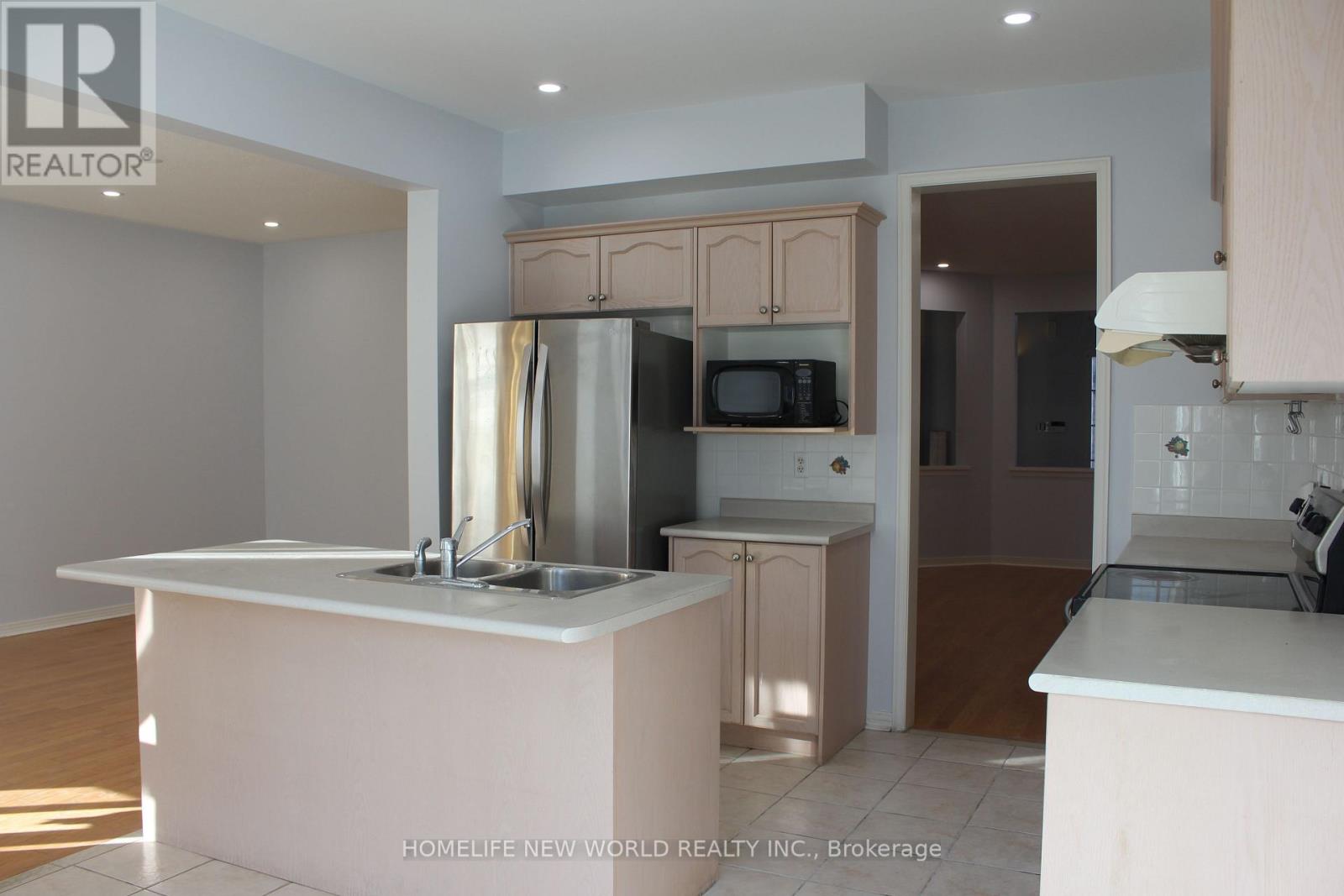 31 Barkwood Hollow, Markham (Berczy), Ontario  L6C 2J8 - Photo 11 - N13555112