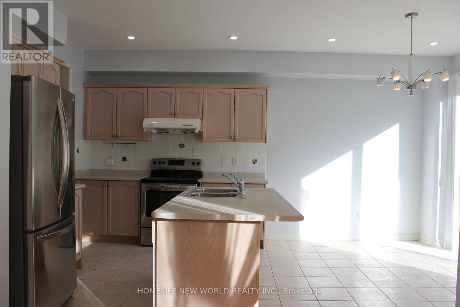 31 Barkwood Hollow, Markham (Berczy), Ontario  L6C 2J8 - Photo 7 - N13555112