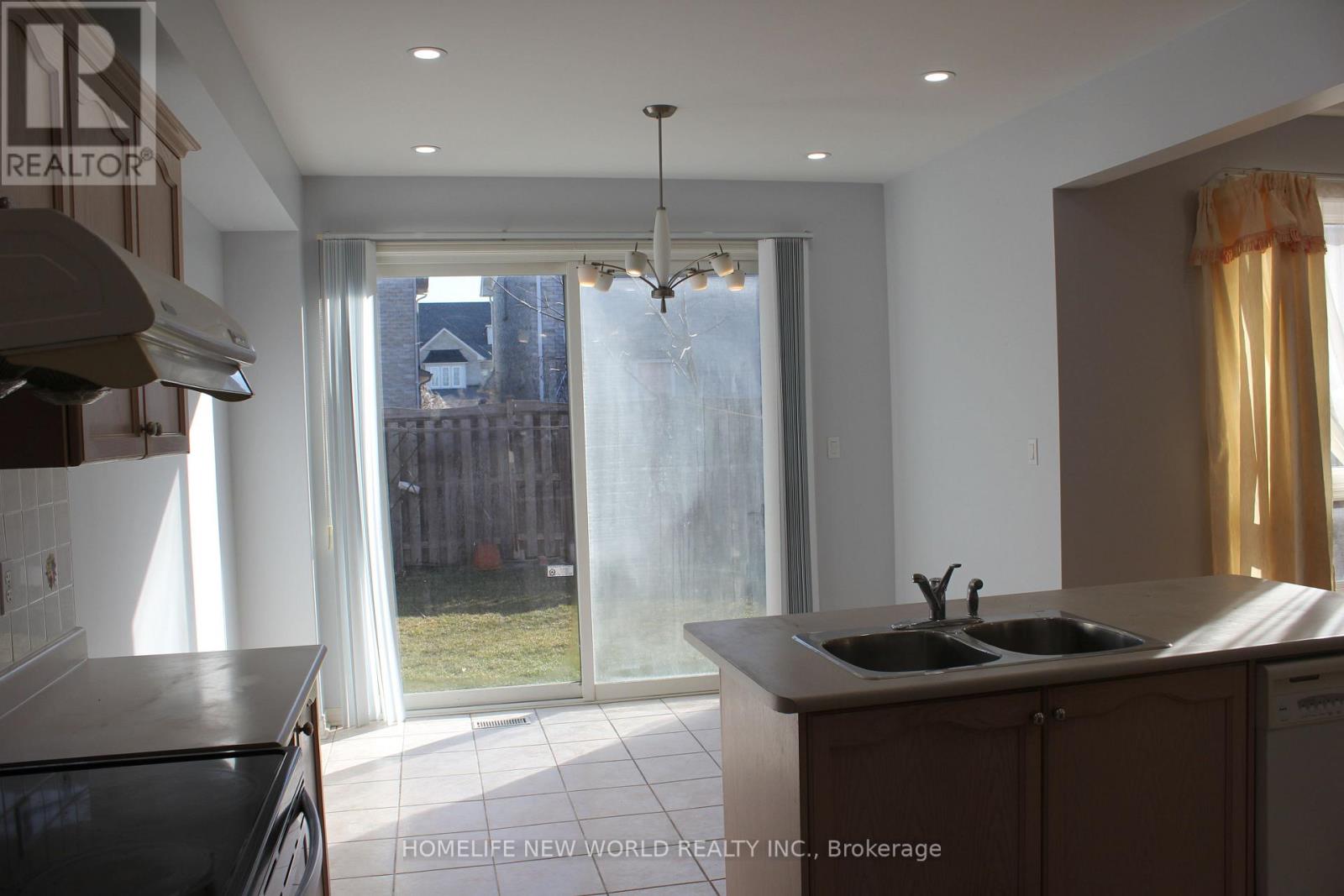 31 Barkwood Hollow, Markham (Berczy), Ontario  L6C 2J8 - Photo 9 - N13555112