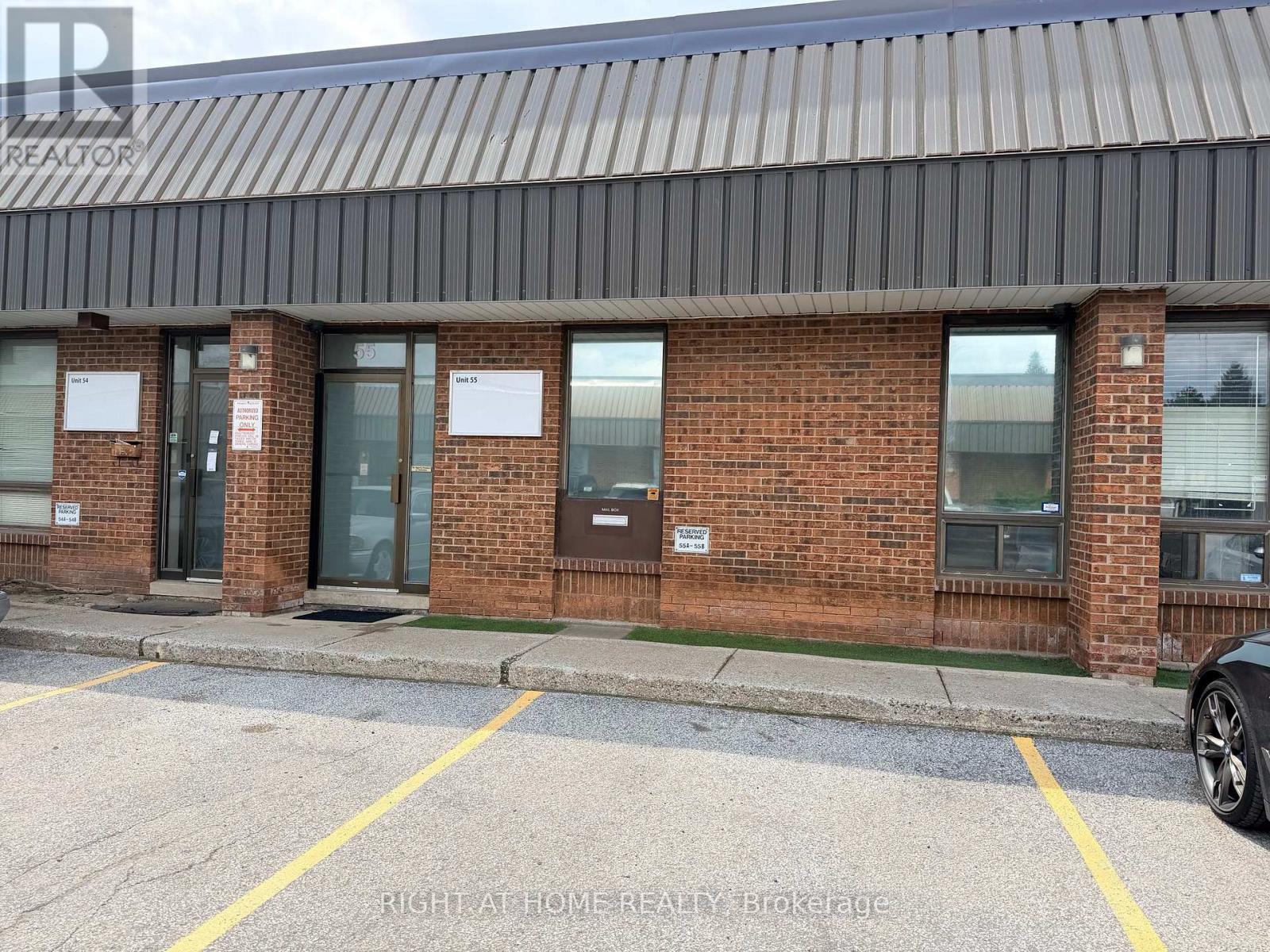 55 - 101 TORO ROAD, Toronto, Ontario