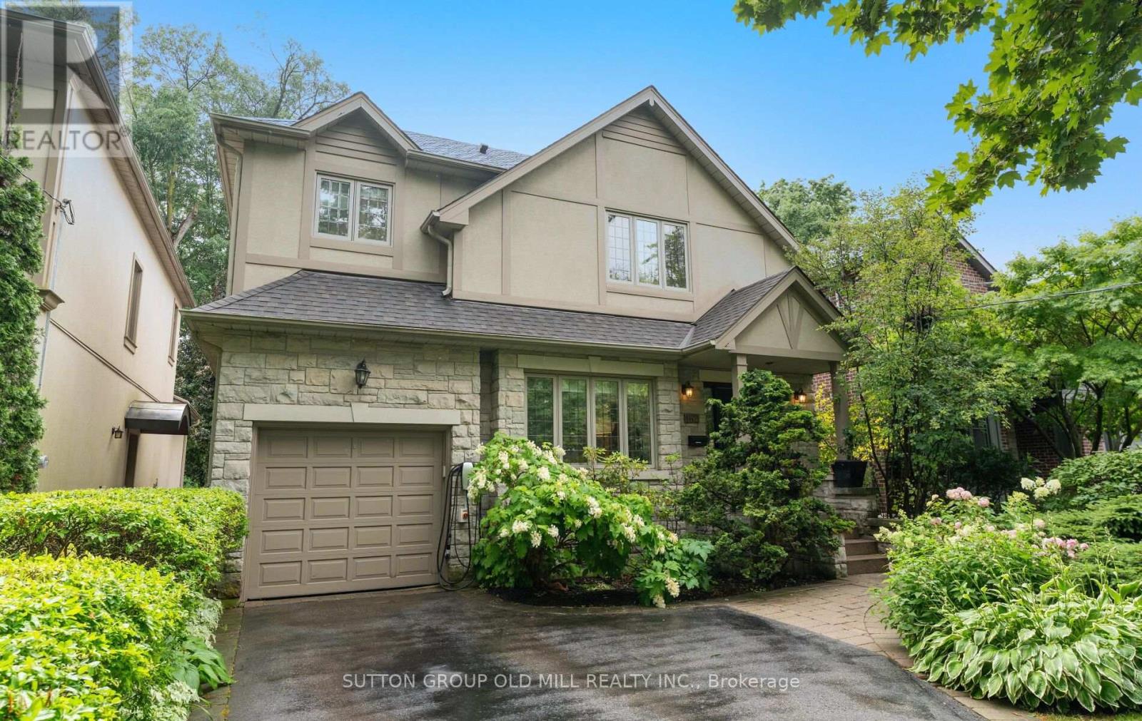 162 BRENTWOOD ROAD N, Toronto (Kingsway South)