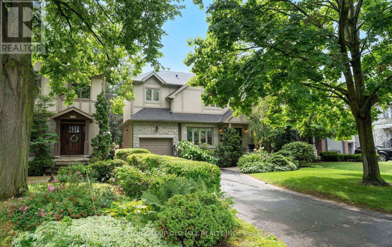 162 Brentwood Road N, Toronto, Ontario  M8X 2C9 - Photo 2 - W13555120