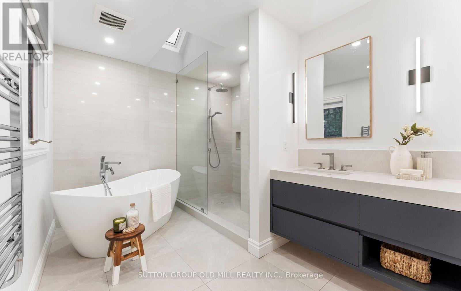 162 Brentwood Road N, Toronto, Ontario  M8X 2C9 - Photo 33 - W13555120
