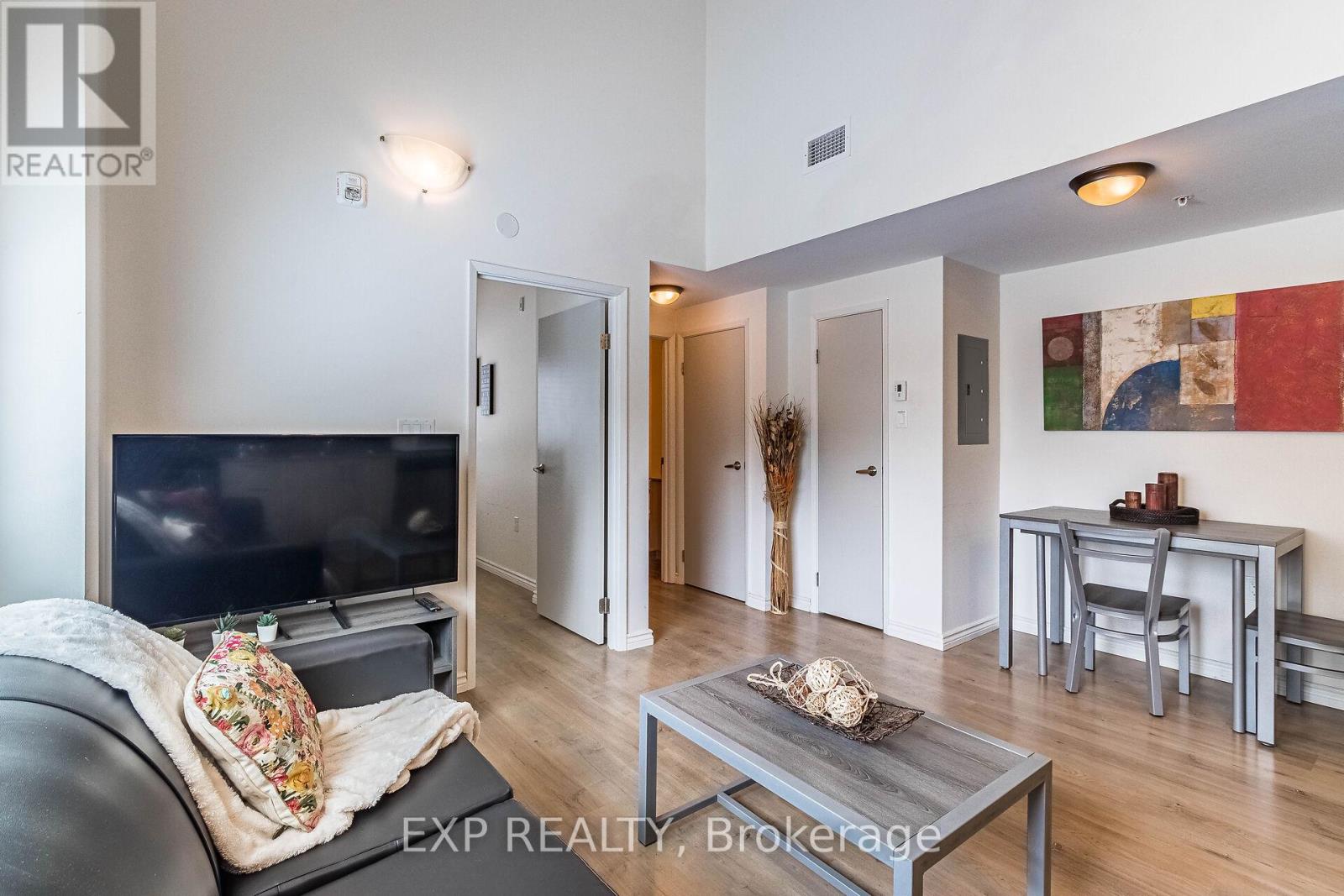 G116 - 275 Larch Street, Waterloo, Ontario N2L 3R2 - Photo 13 - X13555110