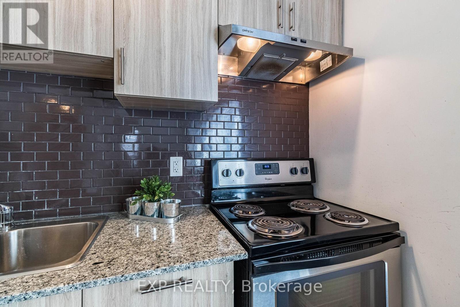G116 - 275 Larch Street, Waterloo, Ontario N2L 3R2 - Photo 16 - X13555110