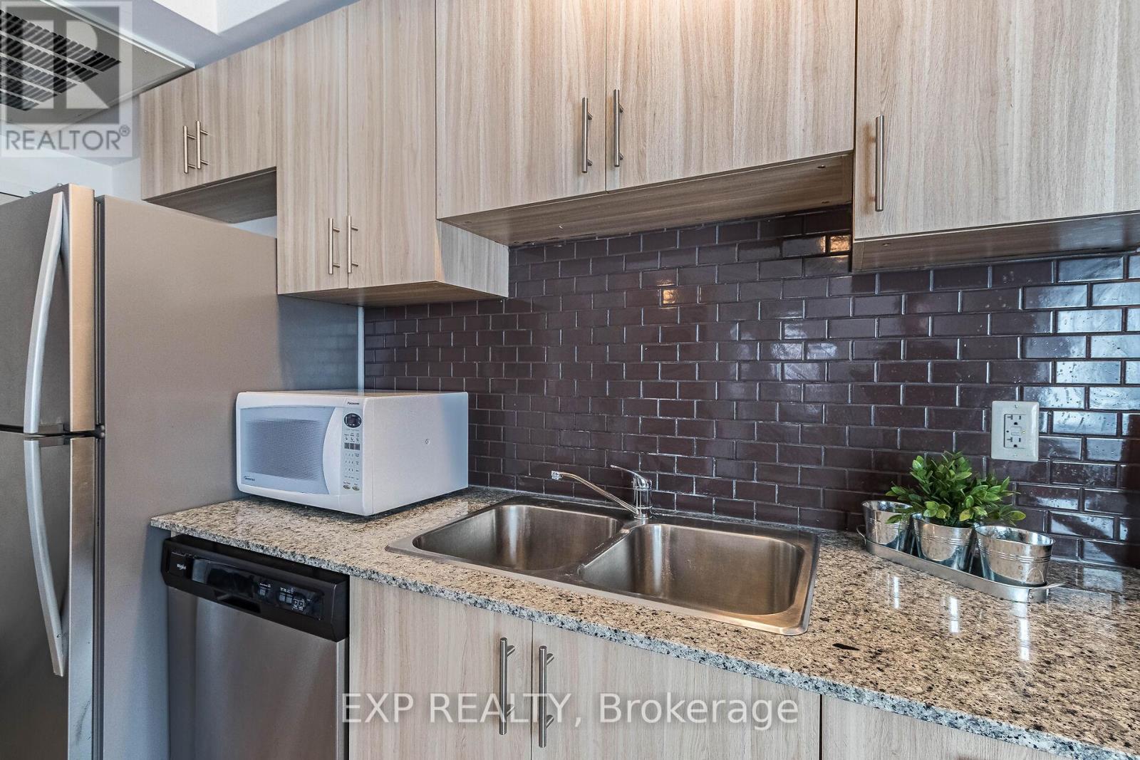 G116 - 275 Larch Street, Waterloo, Ontario N2L 3R2 - Photo 17 - X13555110