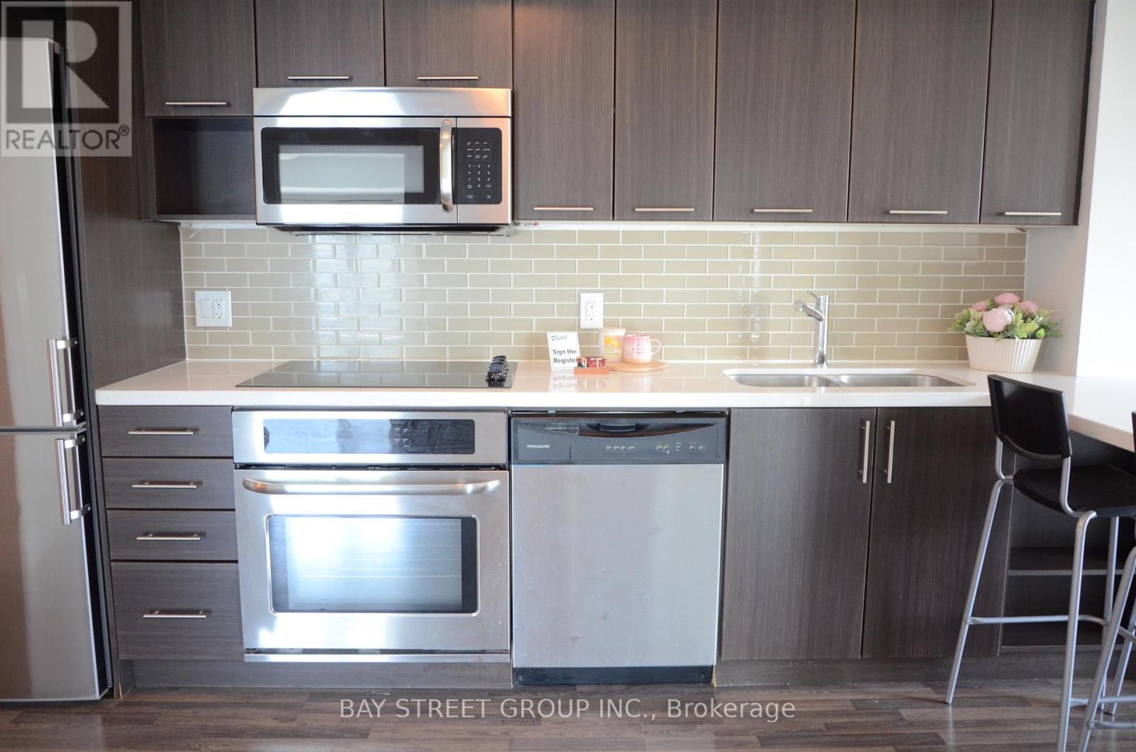 #1009e - 555 Wilson Avenue, Toronto, Ontario M3H 0C5 - Photo 2 - C13555168
