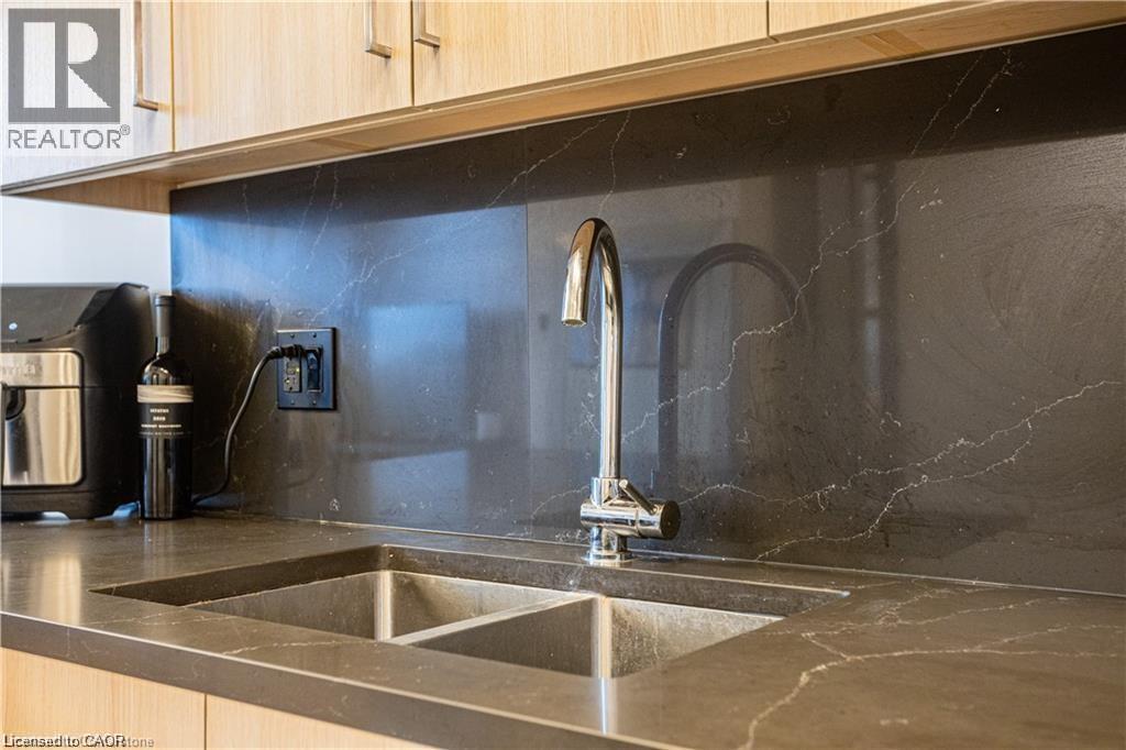 145 Columbia Street Unit# 911, Waterloo, Ontario  N2L 0K7 - Photo 4 - 40844356
