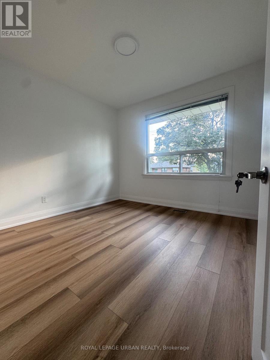 21 Chopin Avenue, Toronto, Ontario M1K 2W3 - Photo 11 - E13547494