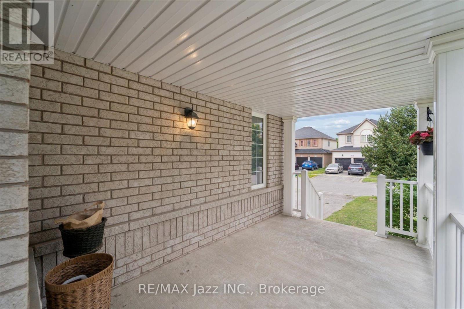 1312 Langley Circle, Oshawa, Ontario  L1K 0E3 - Photo 7 - E13555330