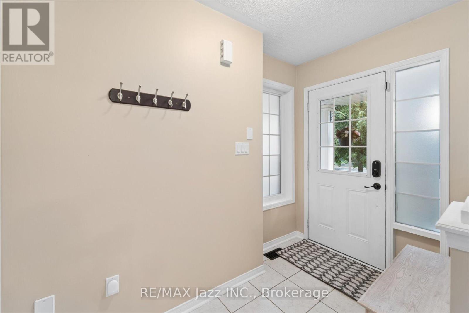 1312 Langley Circle, Oshawa, Ontario  L1K 0E3 - Photo 8 - E13555330