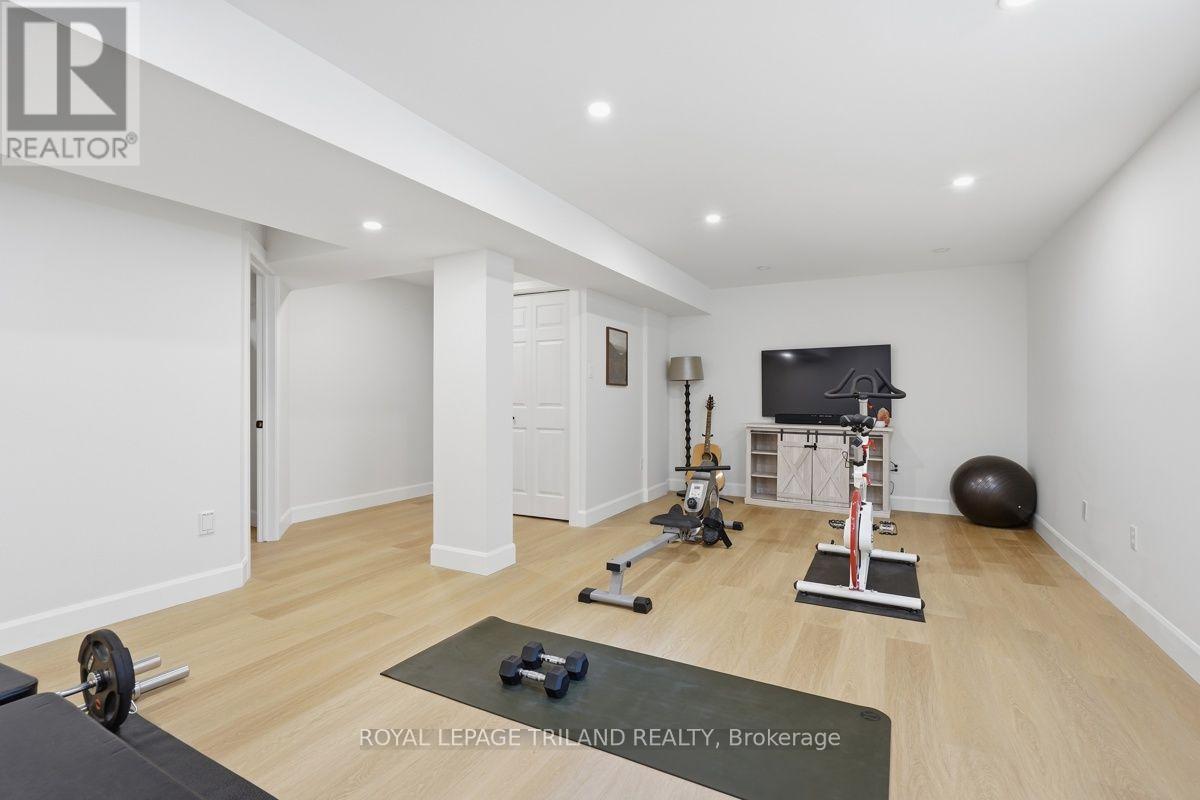 921 Guildwood Boulevard, London North, Ontario  N6H 5G4 - Photo 34 - X13555324