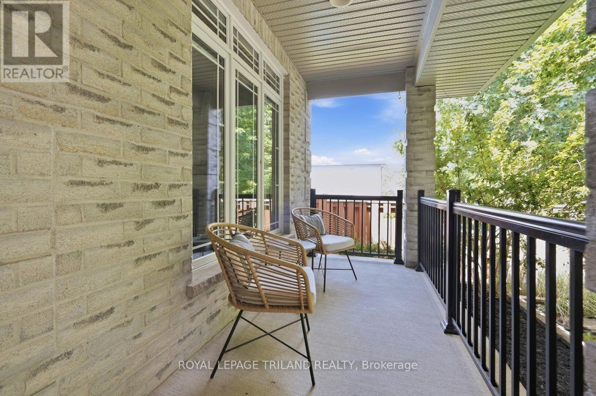 921 Guildwood Boulevard, London North, Ontario  N6H 5G4 - Photo 4 - X13555324