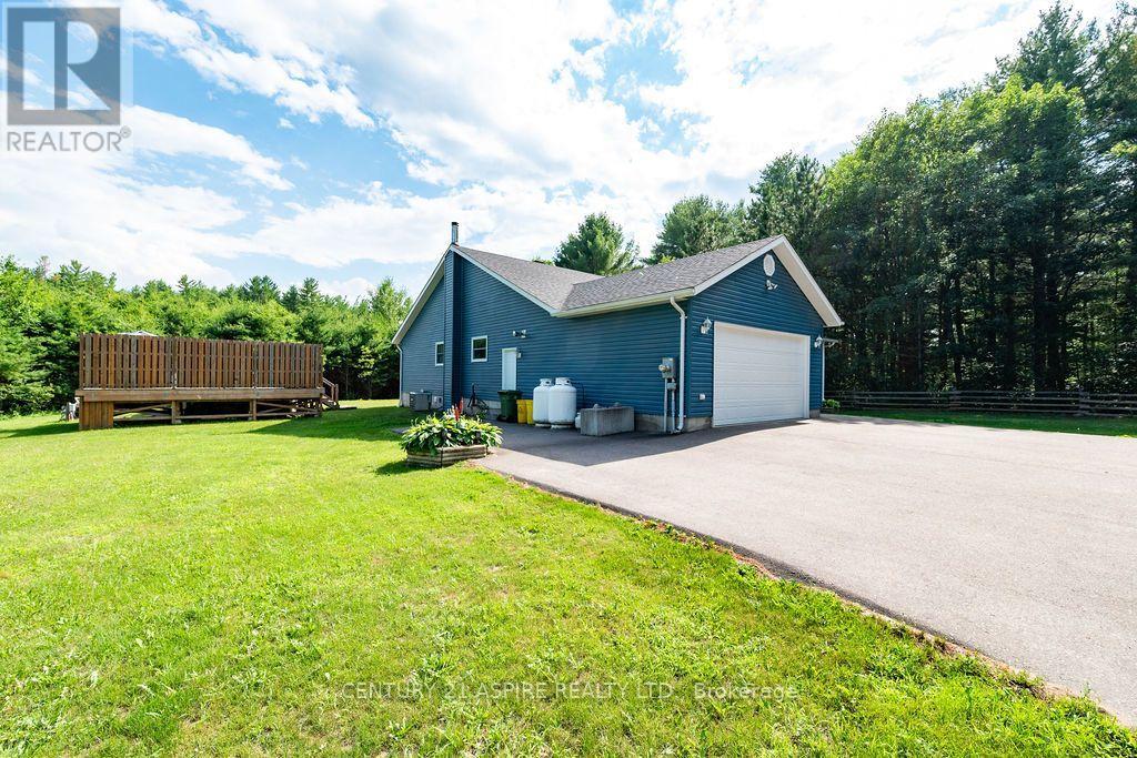 48 Plum Tree Lane, Petawawa, Ontario  K8H 2W8 - Photo 3 - X13555304
