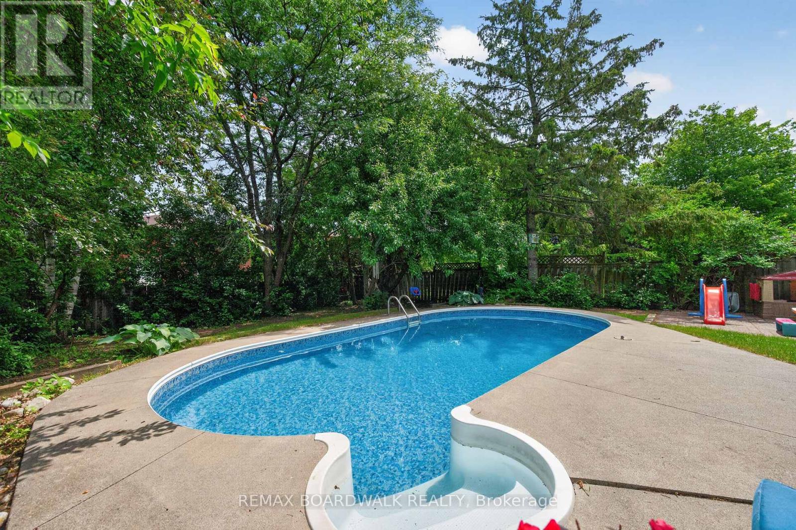 86 Vanstone Drive, Ottawa, Ontario  K2L 3T1 - Photo 5 - X13555290