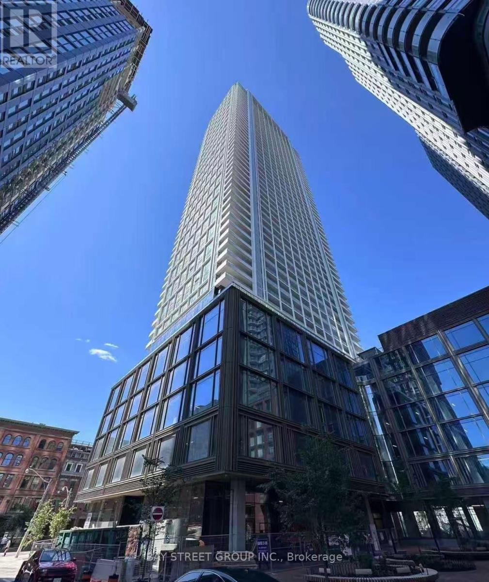 2003 - 88 QUEEN STREET E, Toronto (Church-Yonge Corridor)