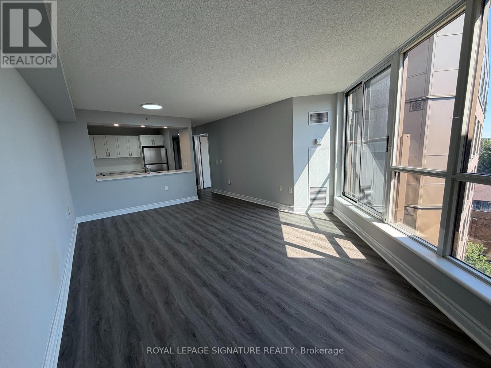 816 - 2 Neptune Drive, Toronto, Ontario M6A 3E6 - Photo 2 - C13555336