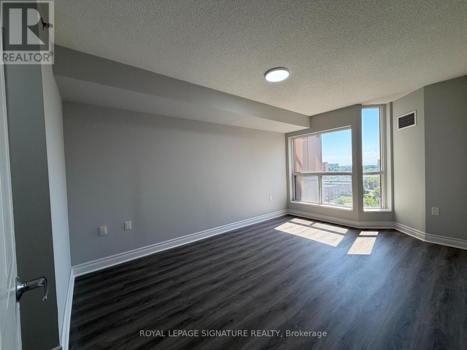 816 - 2 Neptune Drive, Toronto, Ontario M6A 3E6 - Photo 3 - C13555336