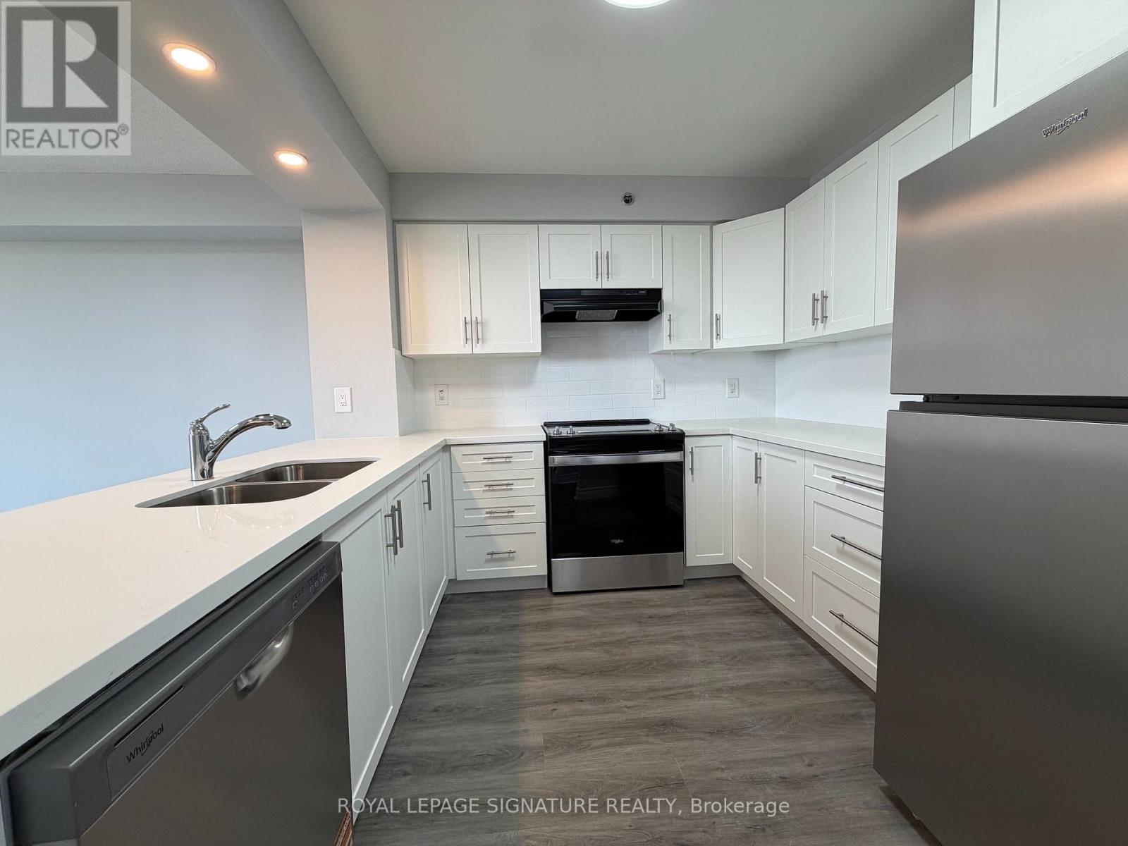 816 - 2 Neptune Drive, Toronto, Ontario M6A 3E6 - Photo 4 - C13555336