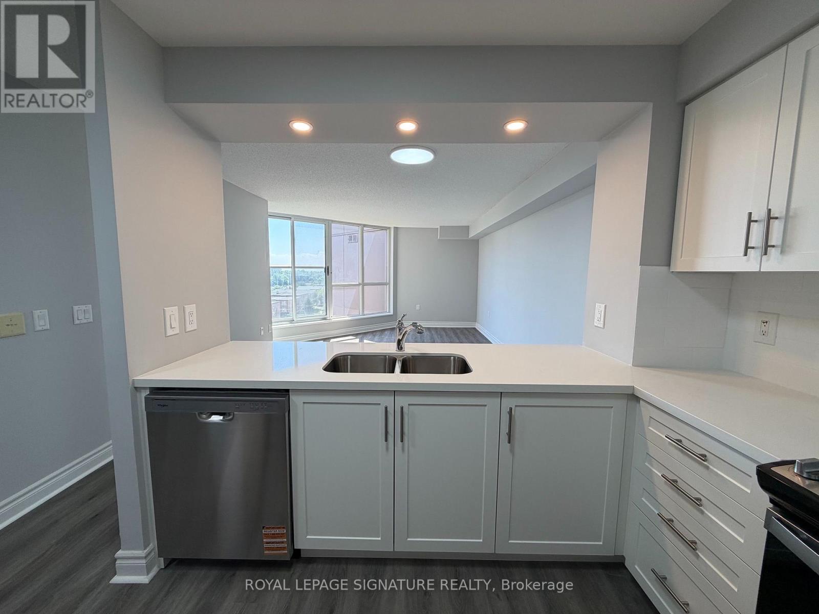 816 - 2 Neptune Drive, Toronto, Ontario M6A 3E6 - Photo 5 - C13555336