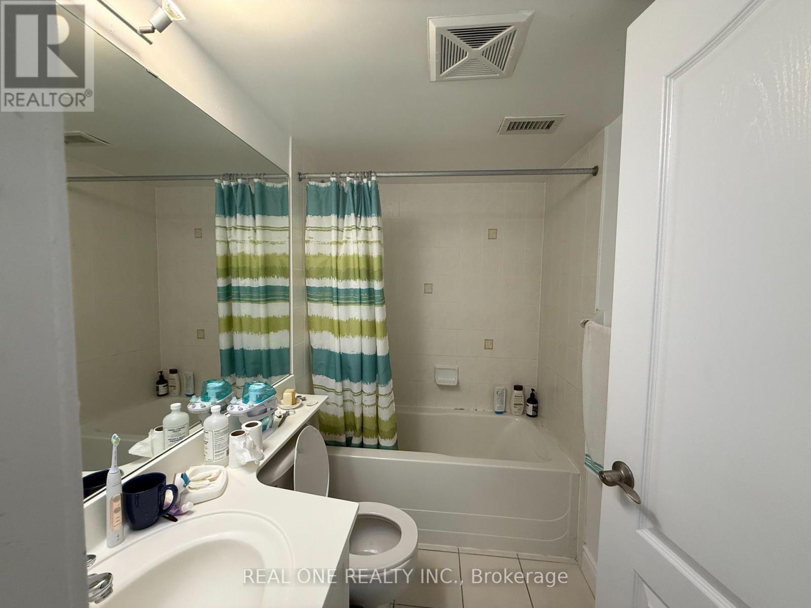 1802 - 60 Brian Harrison Way, Toronto, Ontario M1P 5J5 - Photo 11 - E13555216