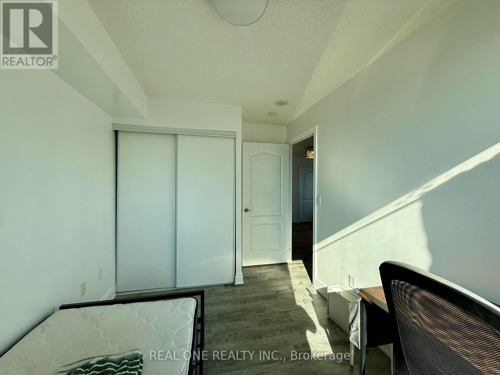1802 - 60 Brian Harrison Way, Toronto, Ontario M1P 5J5 - Photo 13 - E13555216