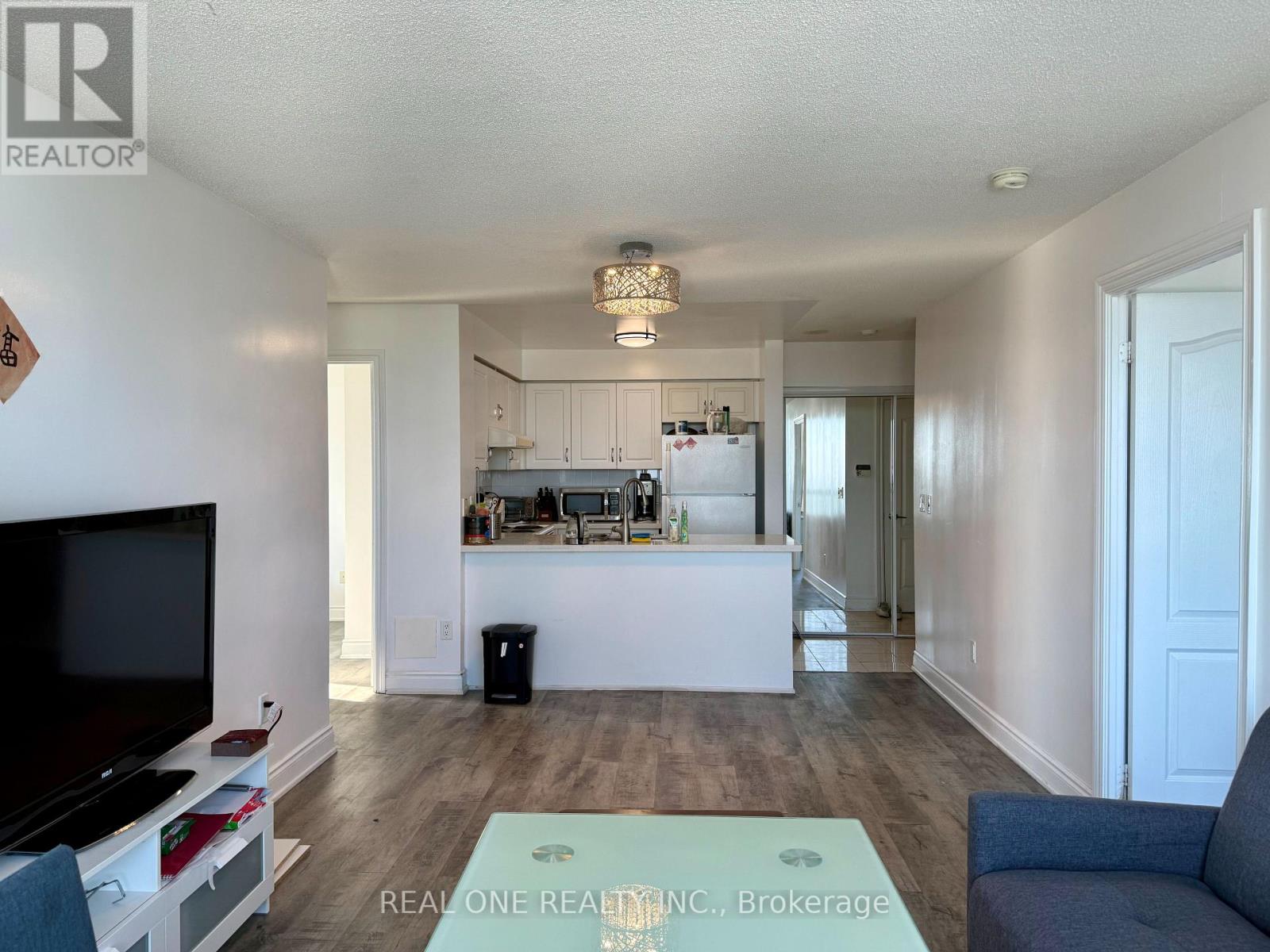 1802 - 60 Brian Harrison Way, Toronto, Ontario M1P 5J5 - Photo 5 - E13555216