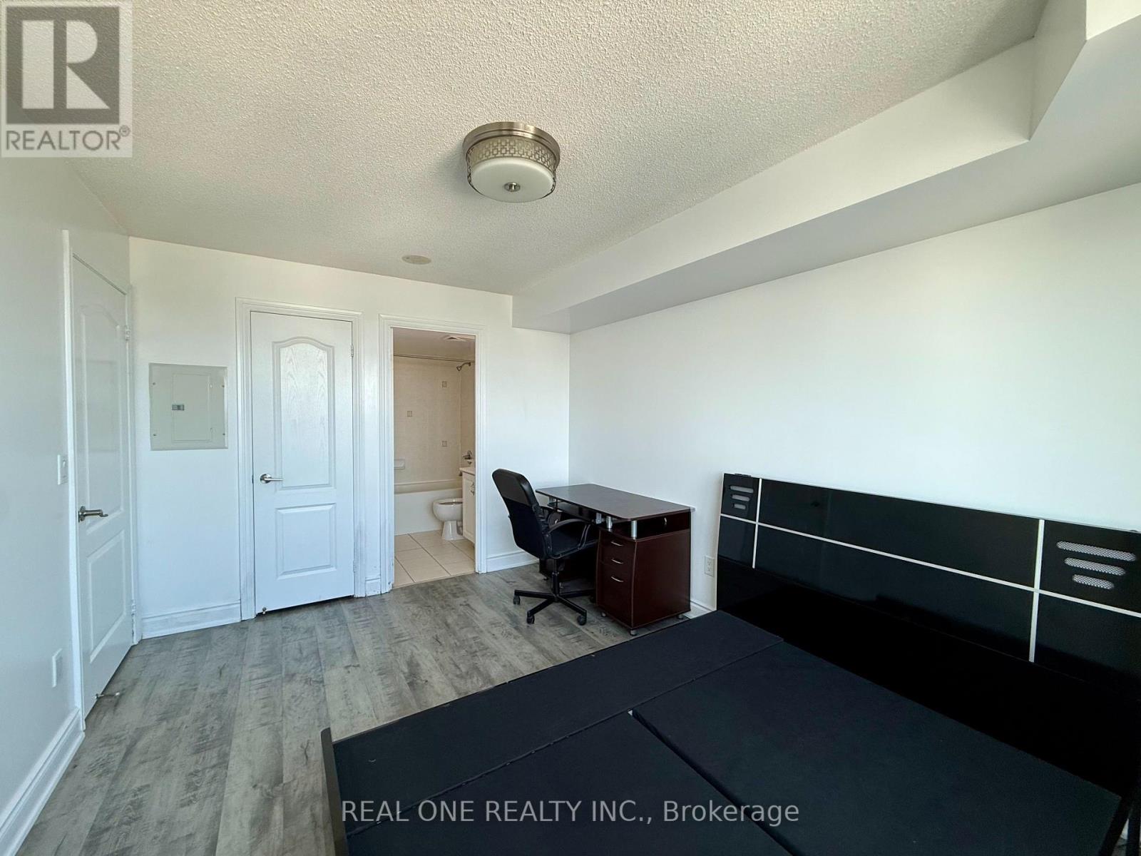1802 - 60 Brian Harrison Way, Toronto, Ontario M1P 5J5 - Photo 9 - E13555216