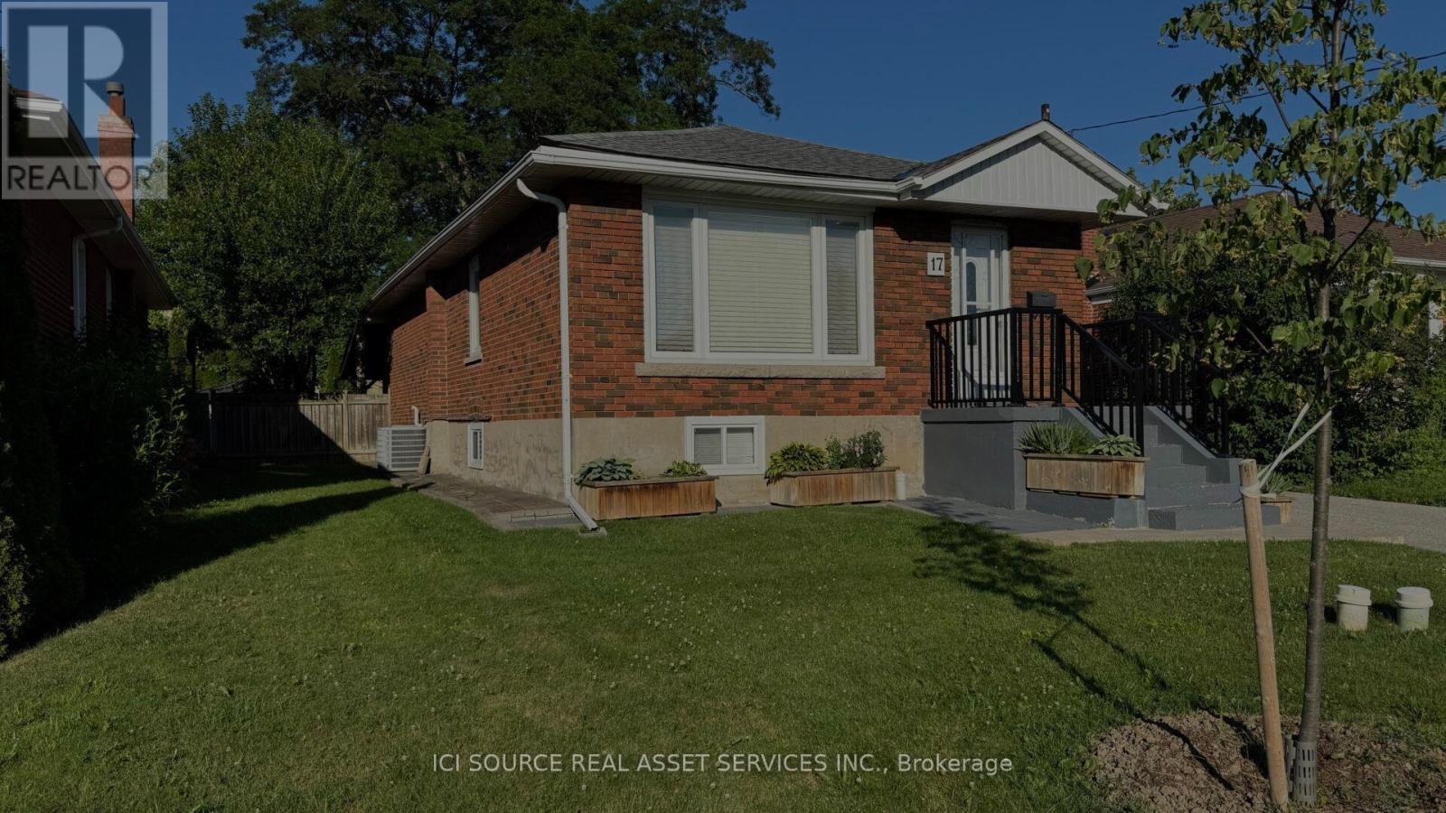 MAIN FL - 17 HUBERT AVENUE, Toronto, Ontario