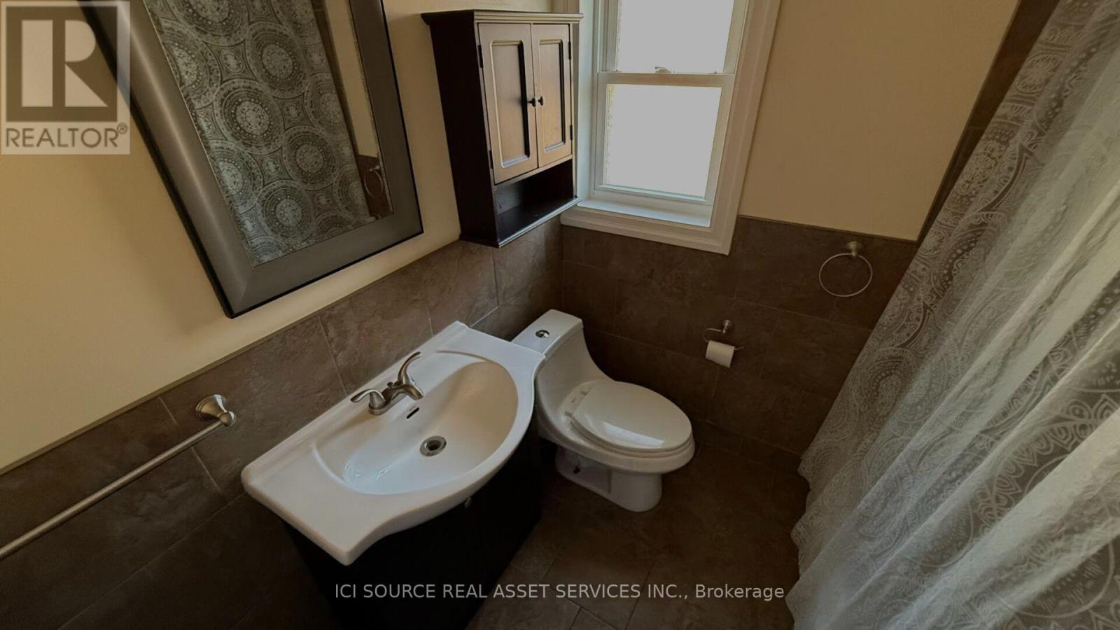 Main Fl - 17 Hubert Avenue, Toronto, Ontario M1K 1Z7 - Photo 11 - E13555222