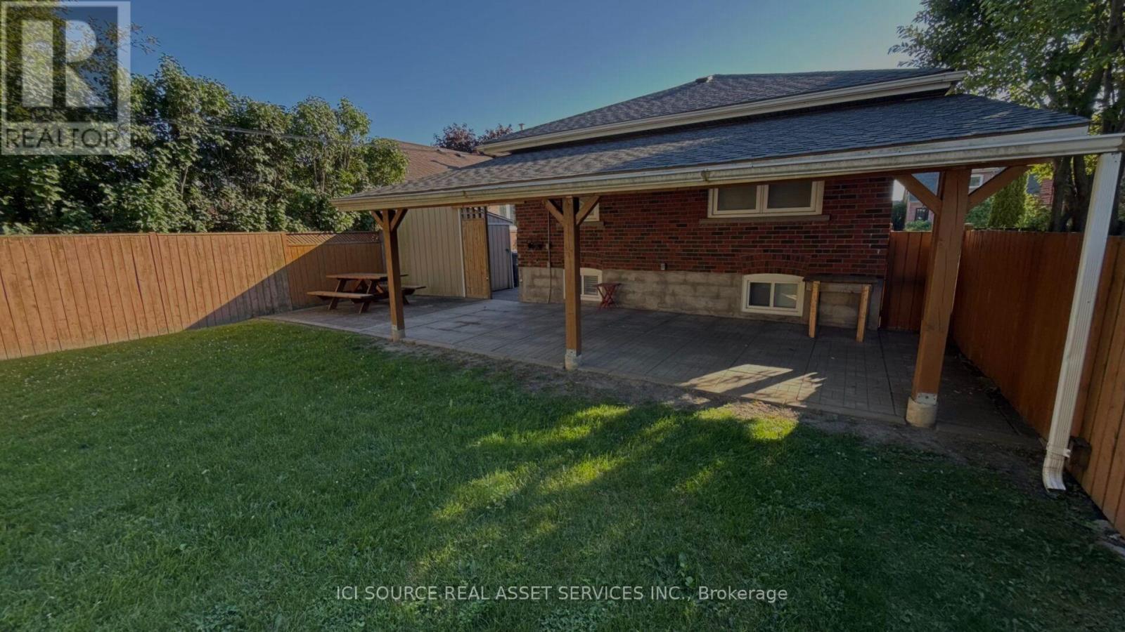 Main Fl - 17 Hubert Avenue, Toronto, Ontario M1K 1Z7 - Photo 3 - E13555222