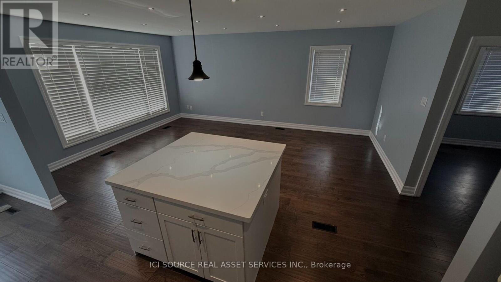 Main Fl - 17 Hubert Avenue, Toronto, Ontario M1K 1Z7 - Photo 5 - E13555222