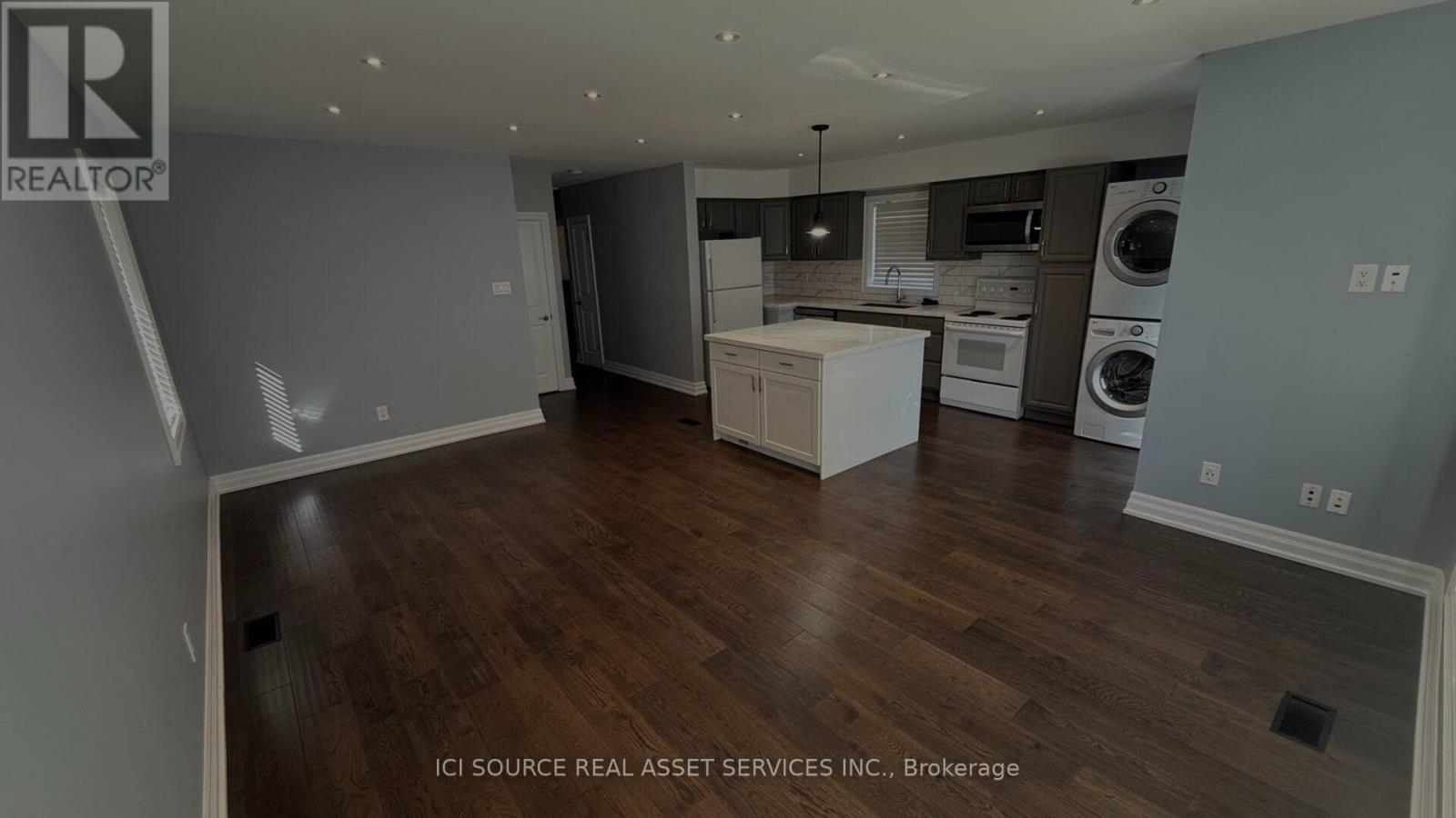 Main Fl - 17 Hubert Avenue, Toronto, Ontario M1K 1Z7 - Photo 6 - E13555222