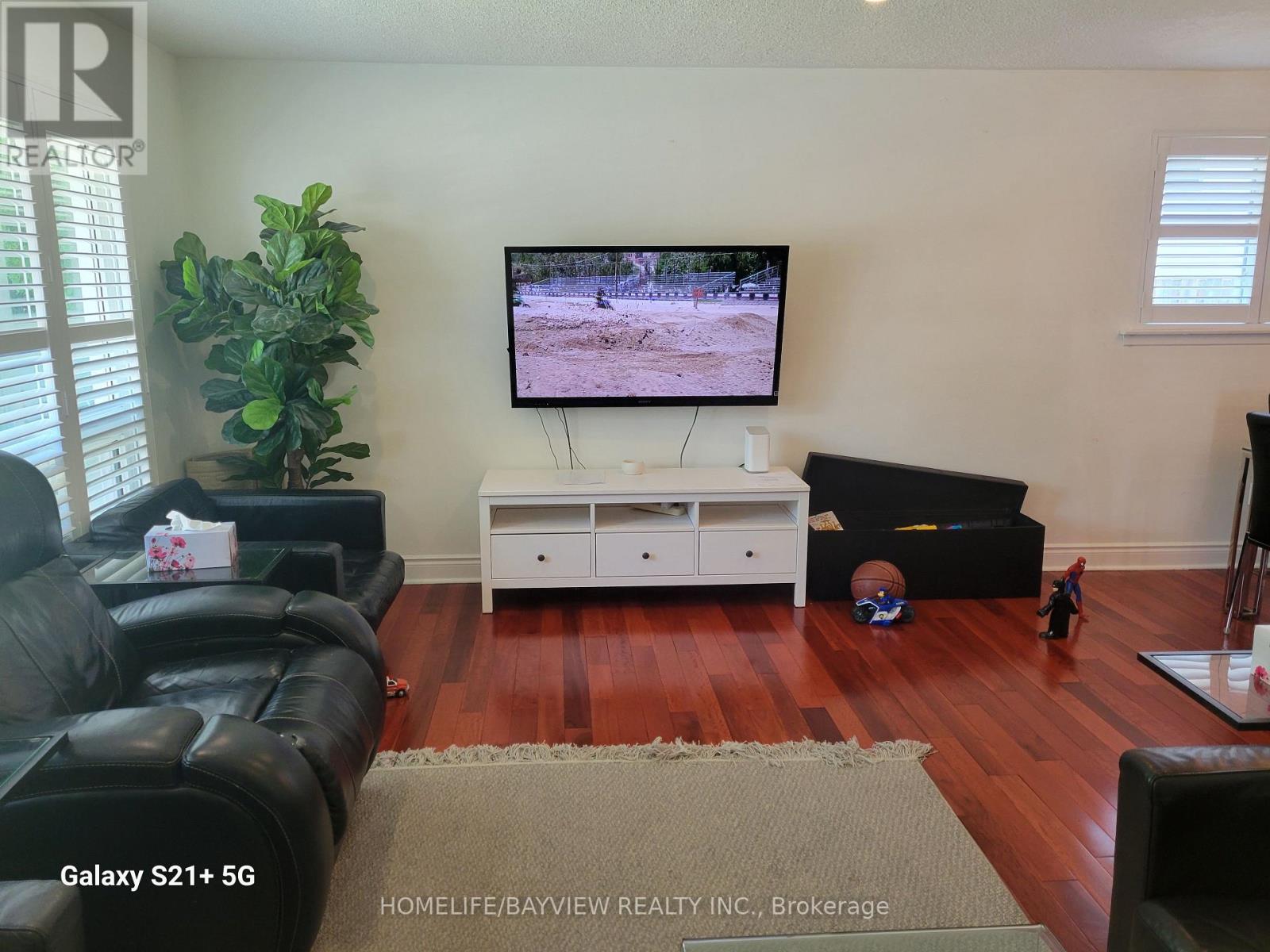 141 Berner Trail, Toronto, Ontario  M1B 1B5 - Photo 4 - E13555246