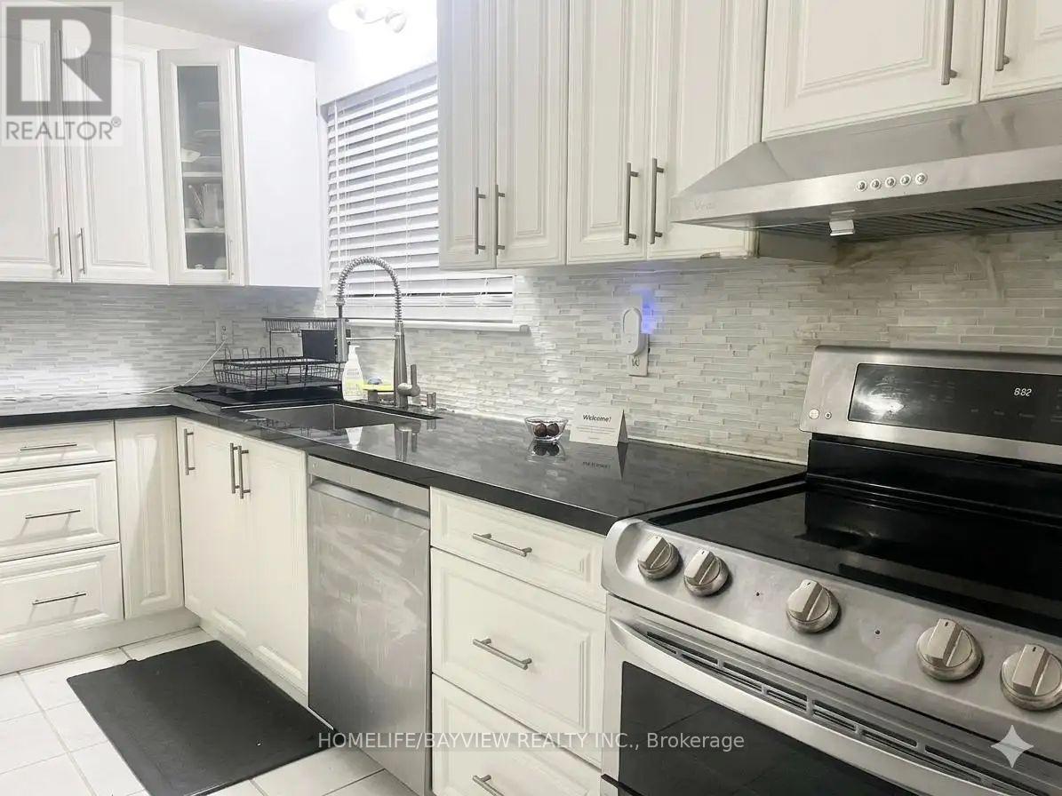 141 Berner Trail, Toronto, Ontario  M1B 1B5 - Photo 6 - E13555246