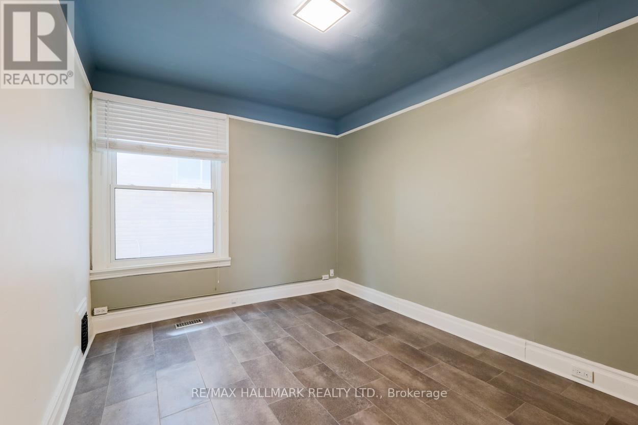 Main Floor - 405 Kingston Road, Toronto, Ontario  M4L 1V1 - Photo 10 - E13555312