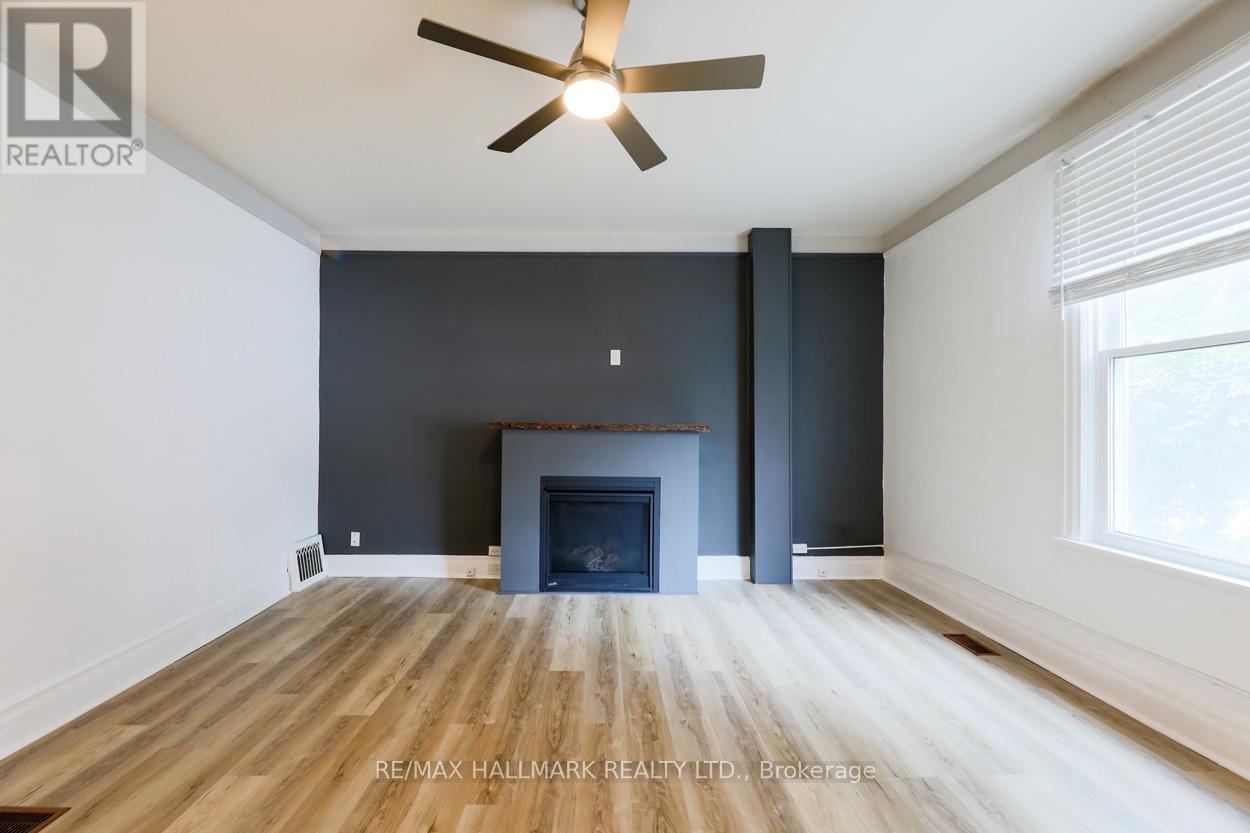 Main Floor - 405 Kingston Road, Toronto, Ontario  M4L 1V1 - Photo 3 - E13555312